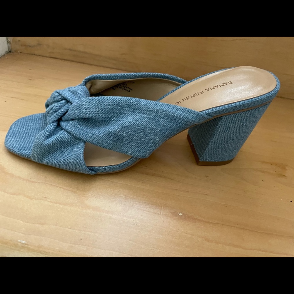 Banana Republic Women Chambray Block Heel Sandal